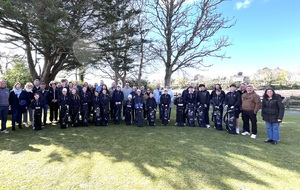 REMISE DE LEURS NOUVEAUX SACS AUX JEUNES DE L’ÉCOLE DE GOLF
